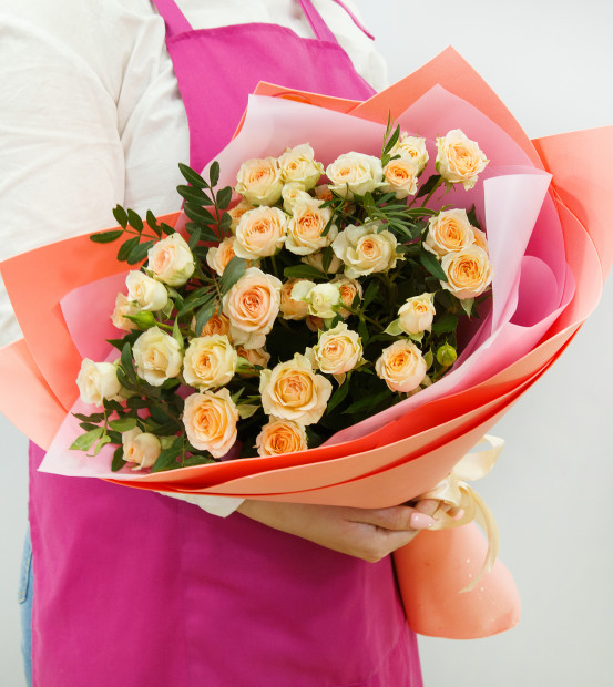 Фото Букет из 9 кустовых роз  - 2